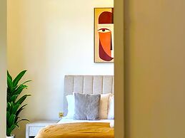 WOW Studio w Balcony and Canal View