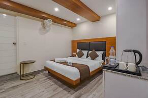 Goroomgo Thee Aura Mussoorie