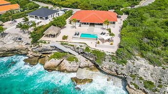 Kas di So o Ocean Front Luxury Villa