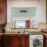 Private Holiday Apartment w Pool and Views Bali E