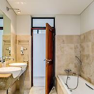 Private Holiday Apartment w Pool and Views Bali E
