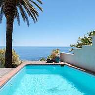 Beachy Apartment w Pool Ocean Views Beach Steps