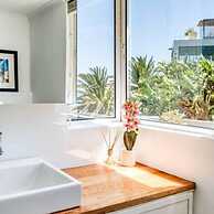 Beachy Apartment w Pool Ocean Views Beach Steps