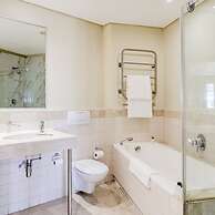 Simplistic Elegance at Altmore 203