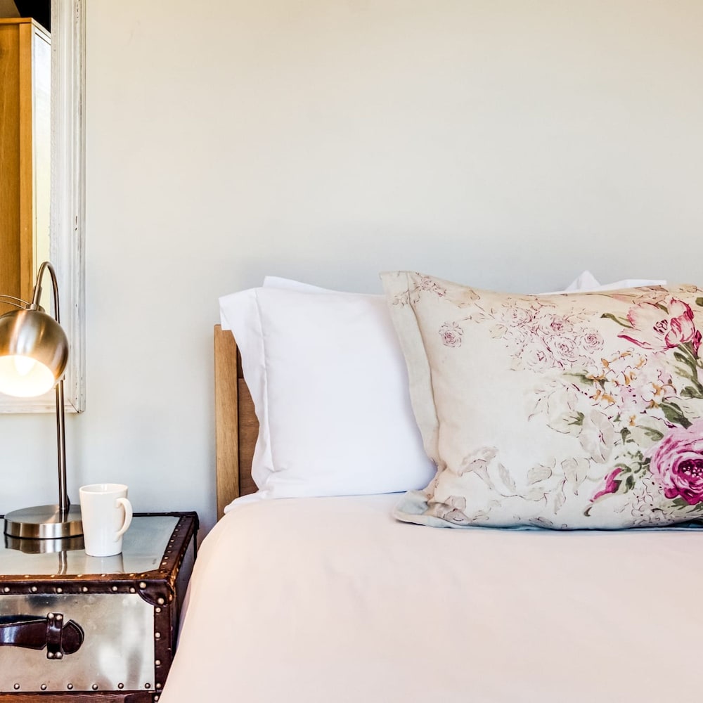 Escape to Exquisite Ellesmere 401