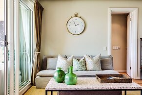 Escape to Exquisite Ellesmere 401