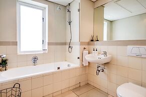 Escape to Exquisite Ellesmere 401
