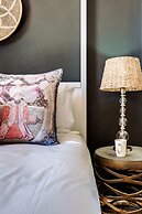 Escape to Exquisite Ellesmere 401