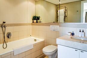 Escape to Exquisite Ellesmere 401