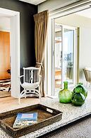 Escape to Exquisite Ellesmere 401