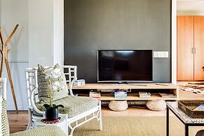 Escape to Exquisite Ellesmere 401