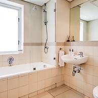 Escape to Exquisite Ellesmere 401