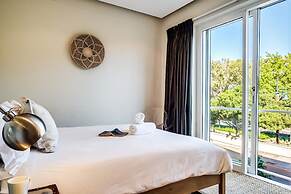 Escape to Exquisite Ellesmere 401