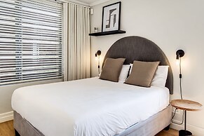 Tranquil Escape in Sea Point Aureto