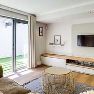 Tranquil Escape in Sea Point Aureto