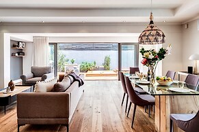 Tranquil Escape in Sea Point Aureto