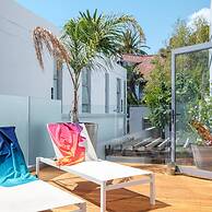 Tranquil Escape in Sea Point Aureto