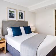 Tranquil Escape in Sea Point Aureto