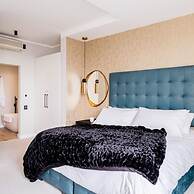 Waterfront Elegance at Harbour Bridge 413