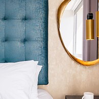 Waterfront Elegance at Harbour Bridge 413