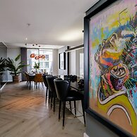 Waterfront Elegance at Harbour Bridge 413