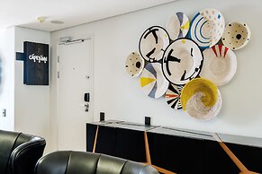 Waterfront Elegance at Harbour Bridge 413