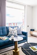Waterfront Elegance at Harbour Bridge 413
