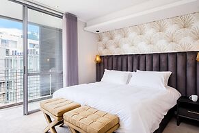 Waterfront Elegance at Harbour Bridge 413