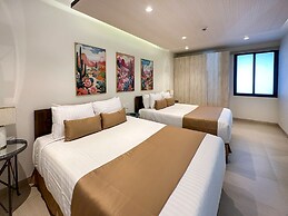 Has it all Beachfront Retreat With Stunning Views
