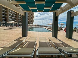 Has it all Beachfront Retreat With Stunning Views