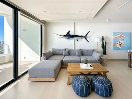 Has it all Beachfront Retreat With Stunning Views