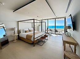 Has it all Beachfront Retreat With Stunning Views