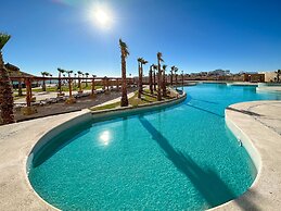 Has it all Beachfront Retreat With Stunning Views