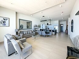 Sandy Beach 2BR Beachfront Getaway