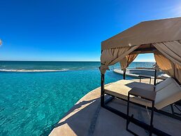 Sandy Beach 2BR Beachfront Getaway