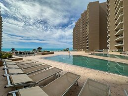 Sandy Beach 2BR Beachfront Getaway