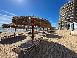 Sandy Beach 2BR Beachfront Getaway