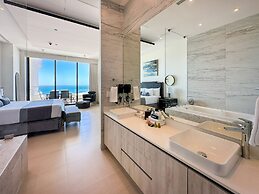 Sandy Beach 2BR Beachfront Getaway