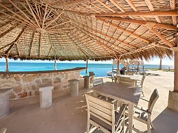 Sandy Beach 2BR Beachfront Getaway