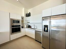 Sandy Beach 2BR Beachfront Getaway