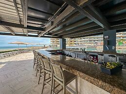 Sandy Beach 2BR Beachfront Getaway