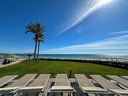 Sandy Beach 2BR Beachfront Getaway