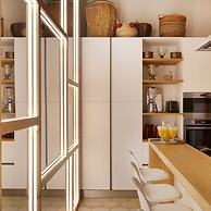 The Avenue 2BR Luxury Unit in Diagonal Ave