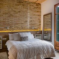The Avenue 2BR Luxury Unit in Diagonal Ave
