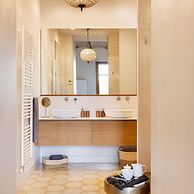 The Avenue 2BR Luxury Unit in Diagonal Ave