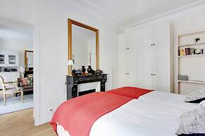 Eiffel Market Charming 2 Bed Apt Near Invalides