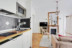 Eiffel Market Charming 2 Bed Apt Near Invalides