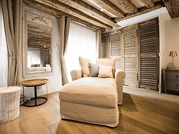 Classy Bourgeois Chic 2 Bedroom Apt in Le Marais