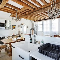 Classy Bourgeois Chic 2 Bedroom Apt in Le Marais