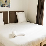 Opera Grey I Trendy 2 Bed Apt in Paris